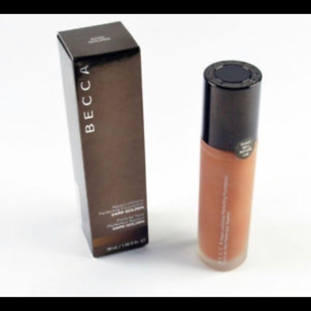 Becca Aqua Luminous Perfecting Foundation